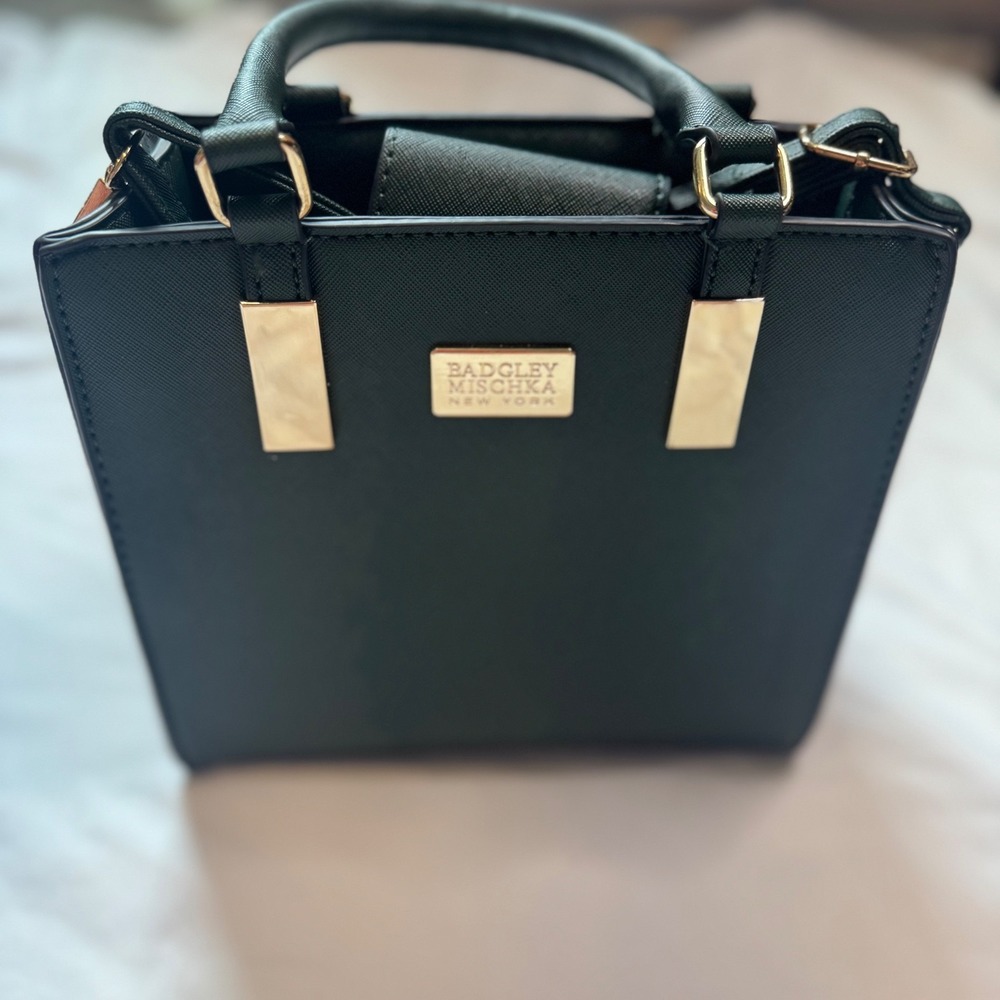 Badgley Mischka New York Handbag Green Shoulder Crossbody Purse Quiet Luxury New
